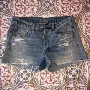 ⛔️SOLD⛔️ AEO 🦅 distressed shorts